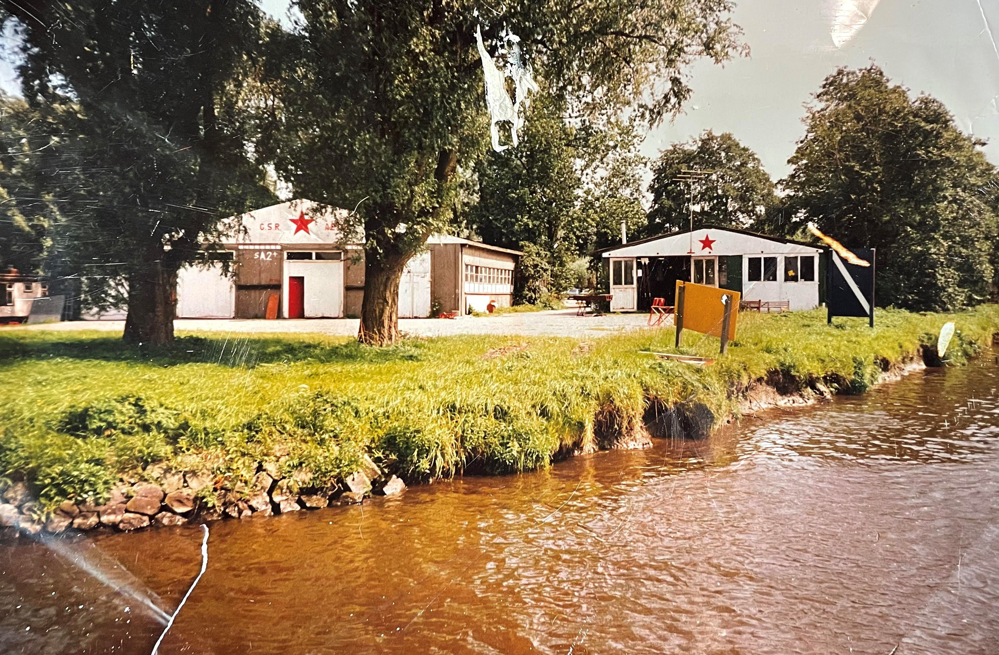 de punt in kleur.jpg